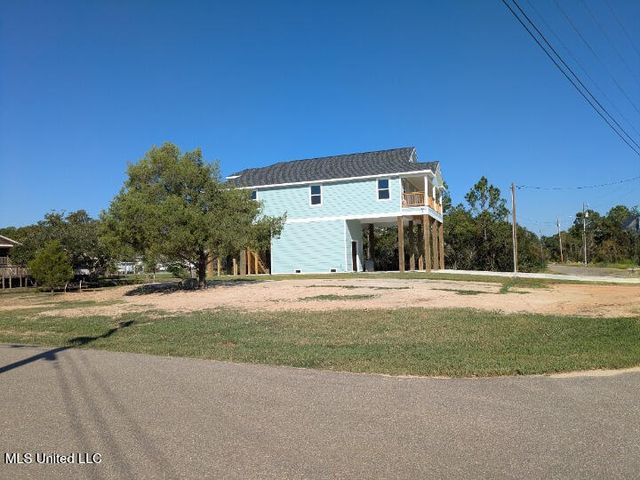 5005 Nebraska Street, Bay Saint Louis, MS 39520