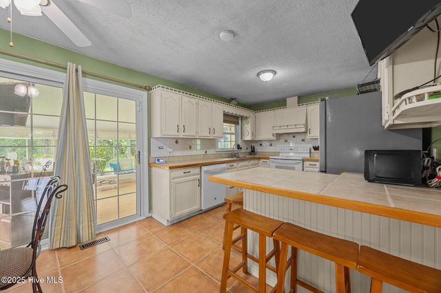 232 Diane Drive, Jacksonville, NC 28540