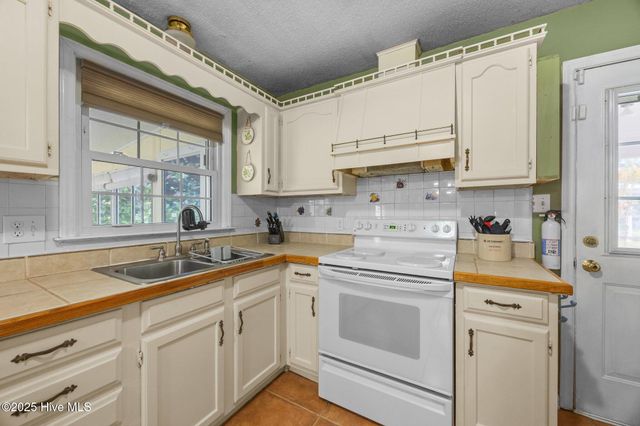 232 Diane Drive, Jacksonville, NC 28540