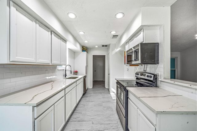 12723 Club Lane, Houston, TX 77099