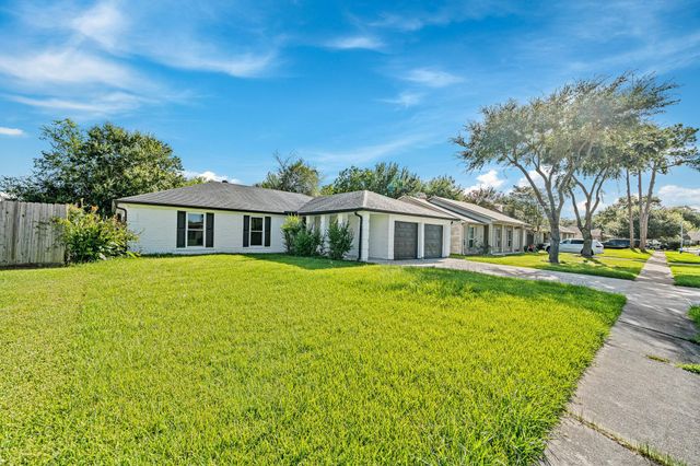 12723 Club Lane, Houston, TX 77099