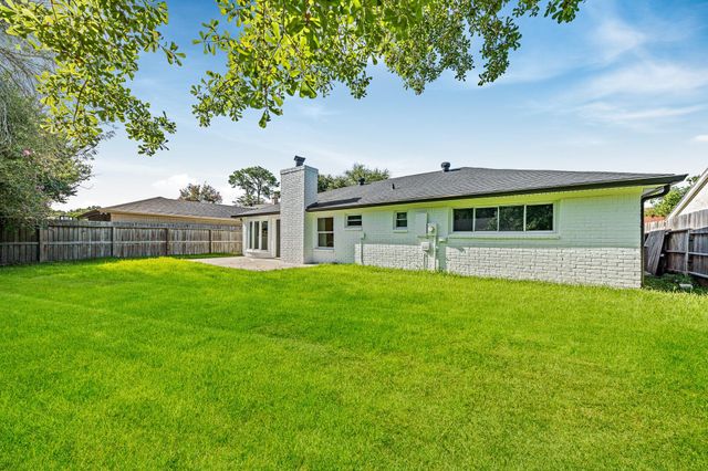 12723 Club Lane, Houston, TX 77099