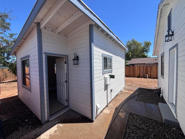 3844 Haywood St, Sacramento, CA 95838