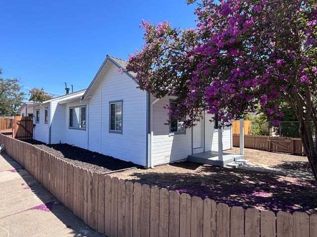 3844 Haywood St, Sacramento, CA 95838