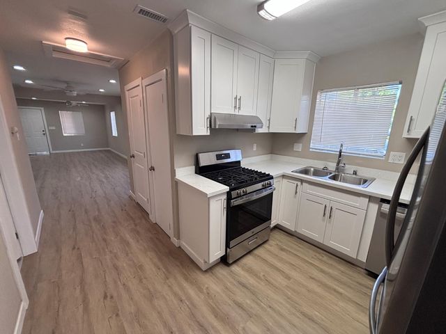 3844 Haywood St, Sacramento, CA 95838