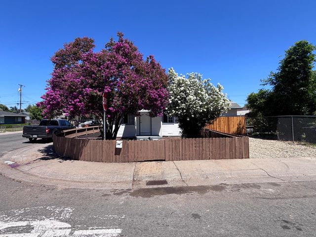 3844 Haywood St, Sacramento, CA 95838
