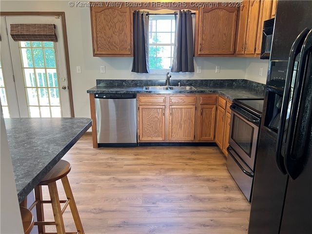 113 Hampton Lane, Hurricane, WV 25526