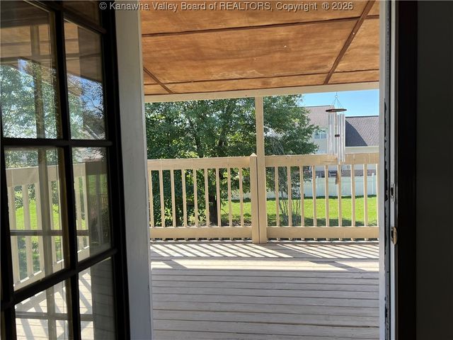 113 Hampton Lane, Hurricane, WV 25526