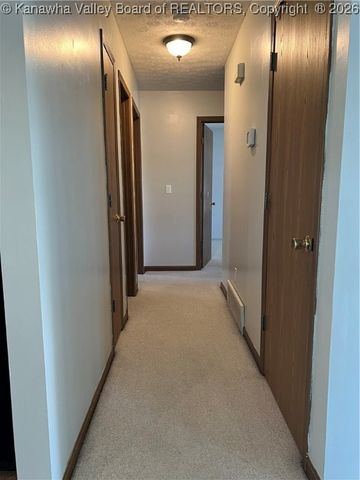 113 Hampton Lane, Hurricane, WV 25526