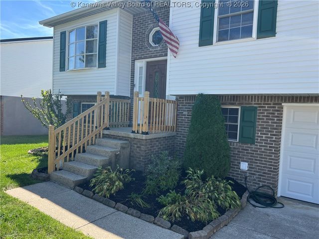 113 Hampton Lane, Hurricane, WV 25526