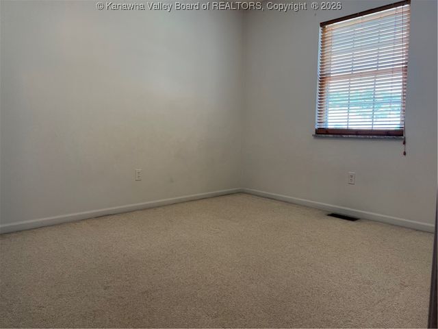 113 Hampton Lane, Hurricane, WV 25526