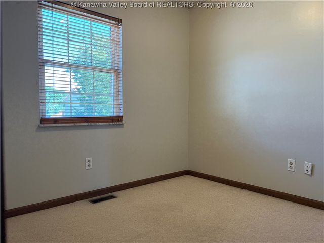 113 Hampton Lane, Hurricane, WV 25526