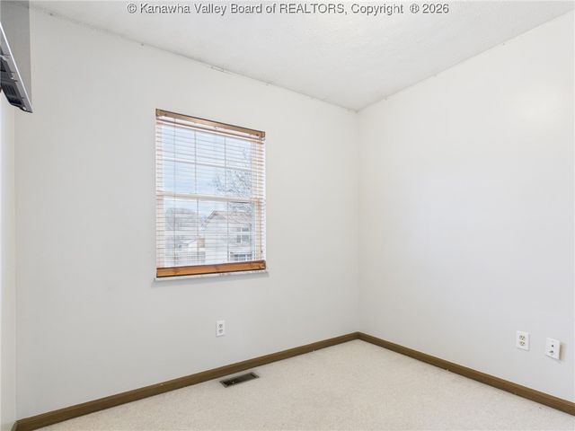 113 Hampton Lane, Hurricane, WV 25526