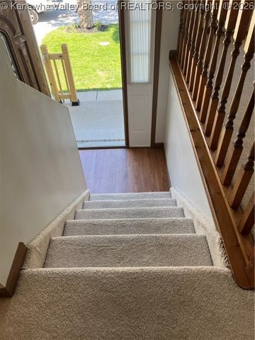 113 Hampton Lane, Hurricane, WV 25526