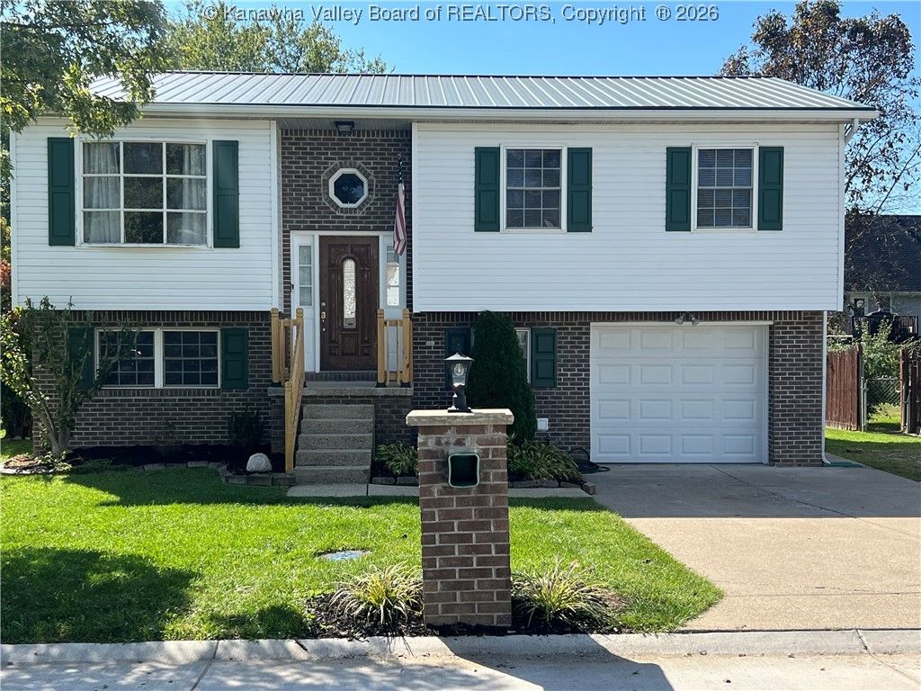 113 Hampton Lane, Hurricane, WV 25526