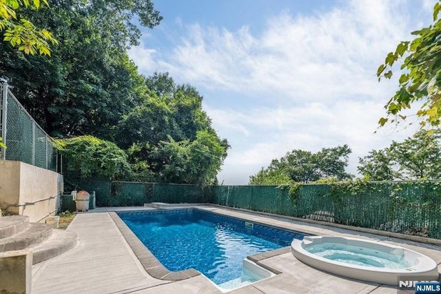 703 Stewart Street, Ridgefield, NJ 07657