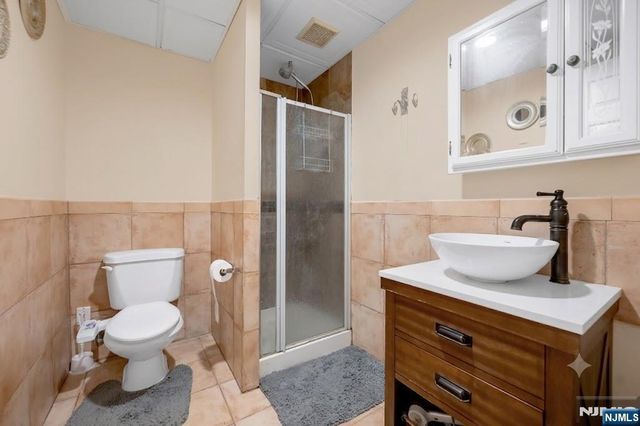 703 Stewart Street, Ridgefield, NJ 07657