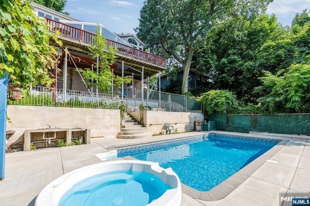 703 Stewart Street, Ridgefield, NJ 07657
