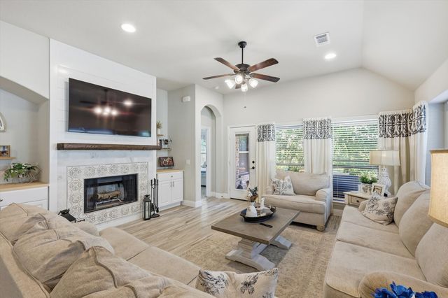 1702 De Berry Lane, Princeton, TX 75407