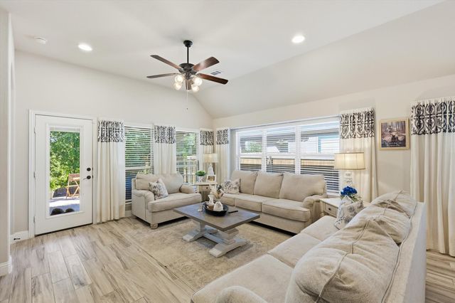 1702 De Berry Lane, Princeton, TX 75407