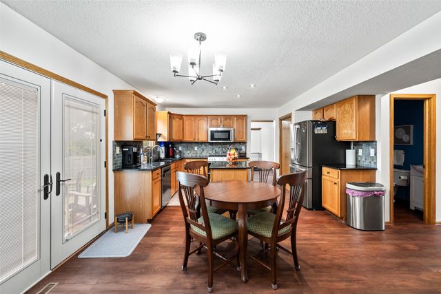 1540 S 50th Place, West Des Moines, IA 50265
