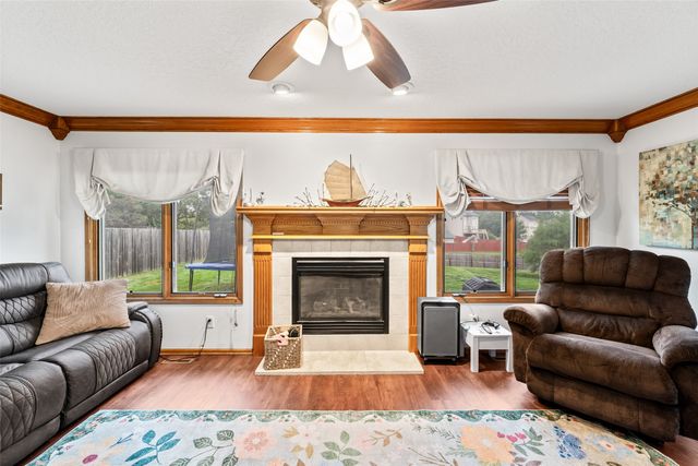 1540 S 50th Place, West Des Moines, IA 50265