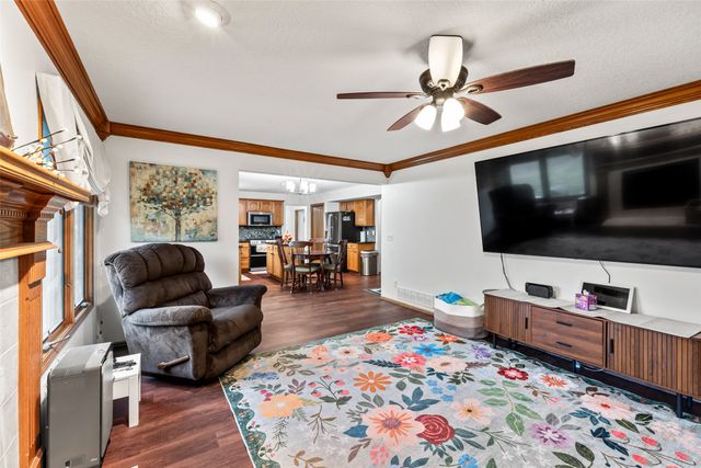 1540 S 50th Place, West Des Moines, IA 50265