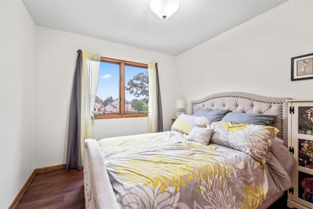 1540 S 50th Place, West Des Moines, IA 50265