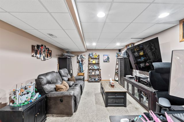 1540 S 50th Place, West Des Moines, IA 50265