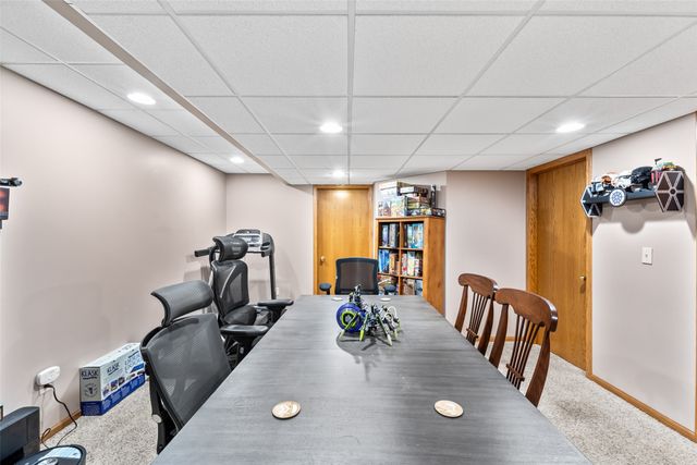 1540 S 50th Place, West Des Moines, IA 50265