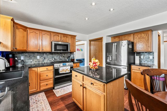 1540 S 50th Place, West Des Moines, IA 50265