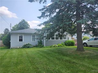 219 Camillus Drive, Camillus, NY 13031