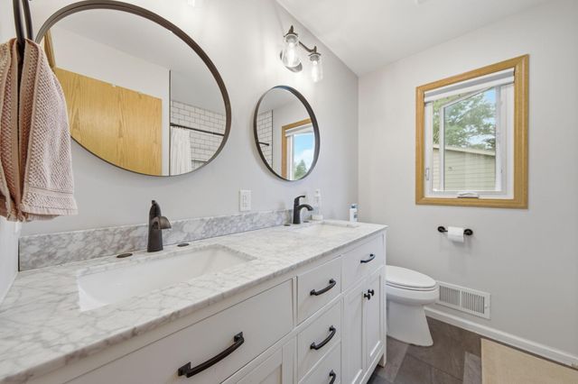 2744 Chisholm Avenue, North Saint Paul, MN 55109