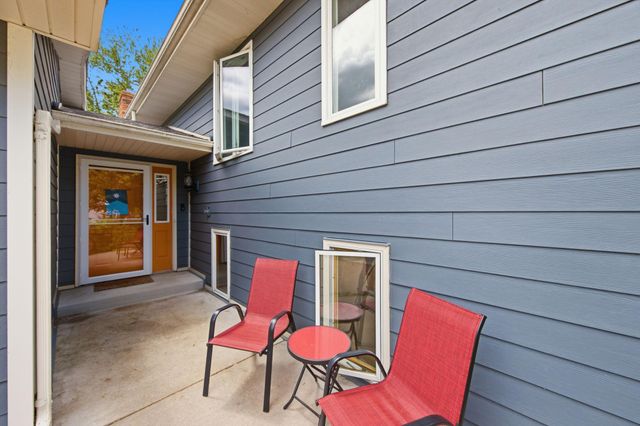 2744 Chisholm Avenue, North Saint Paul, MN 55109