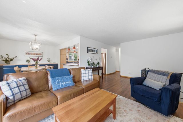 2744 Chisholm Avenue, North Saint Paul, MN 55109