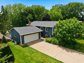 2744 Chisholm Avenue, North Saint Paul, MN 55109