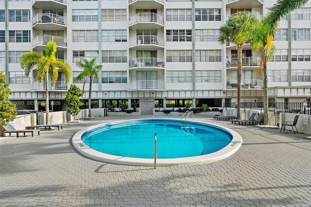 16710 NE 9th Ave 802, North Miami Beach, FL 33162