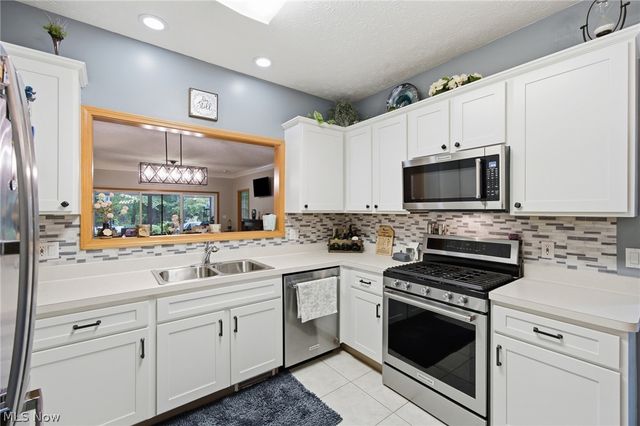 6853 Savannah Drive, North Ridgeville, OH 44039