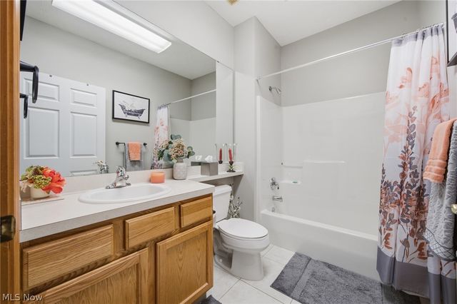 6853 Savannah Drive, North Ridgeville, OH 44039