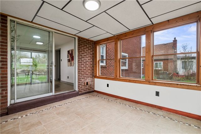 145 Carmella Dr, White Oak, PA 15131