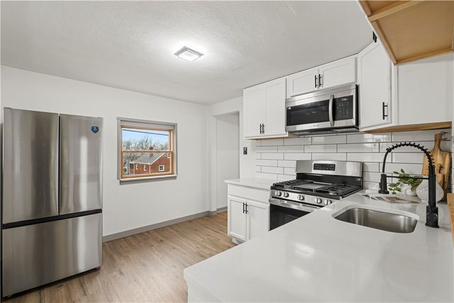 145 Carmella Dr, White Oak, PA 15131