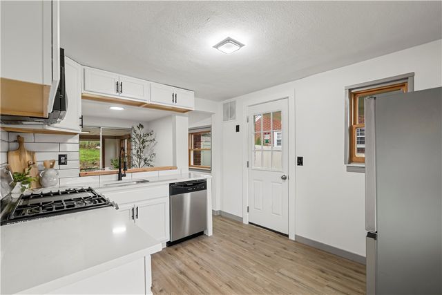 145 Carmella Dr, White Oak, PA 15131