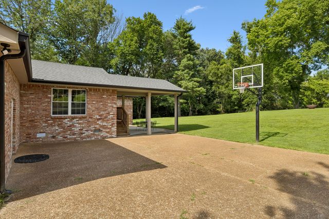 106 Azalea Ln, Franklin, TN 37064