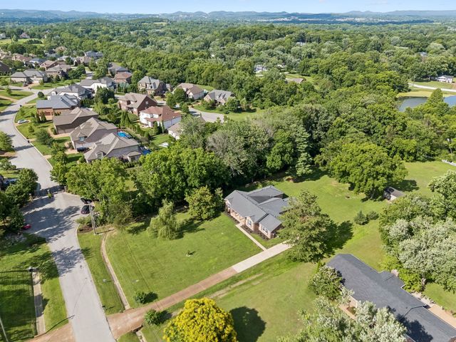 106 Azalea Ln, Franklin, TN 37064
