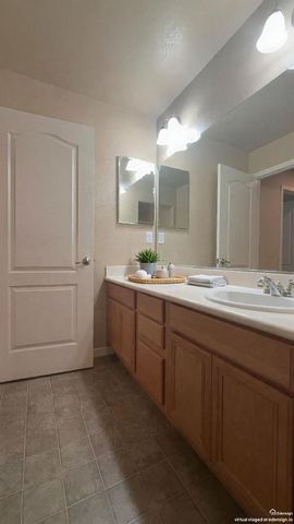 16621 Victorian Trail, Lathrop, CA 95330