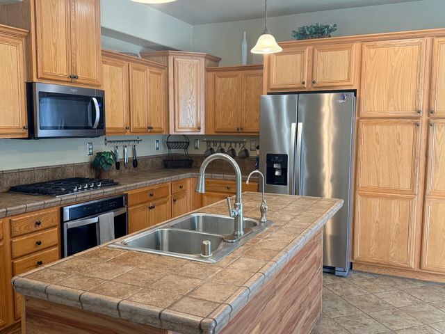 16621 Victorian Trail, Lathrop, CA 95330
