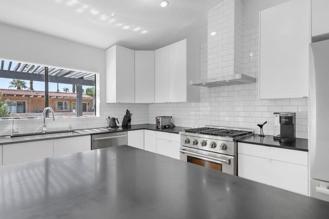 77801 Chandler Way, Palm Desert, CA 92211