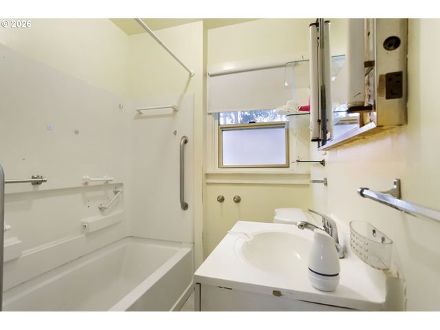 3117 Se 157TH Ave, Portland, OR 97236