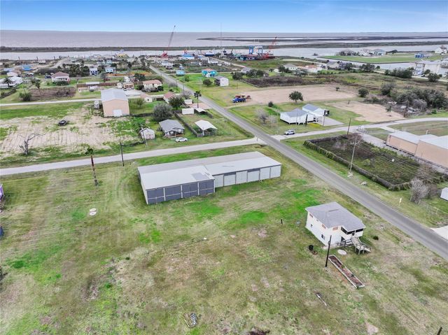 1426 Nelson Avenue, Port Bolivar, TX 77650