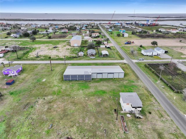 1426 Nelson Avenue, Port Bolivar, TX 77650